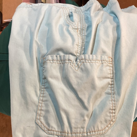 Scrubs size large great condition sold asset will not separate. - Picture 4 of 11